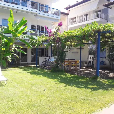 Blue Block Apartment Nea Skioni
